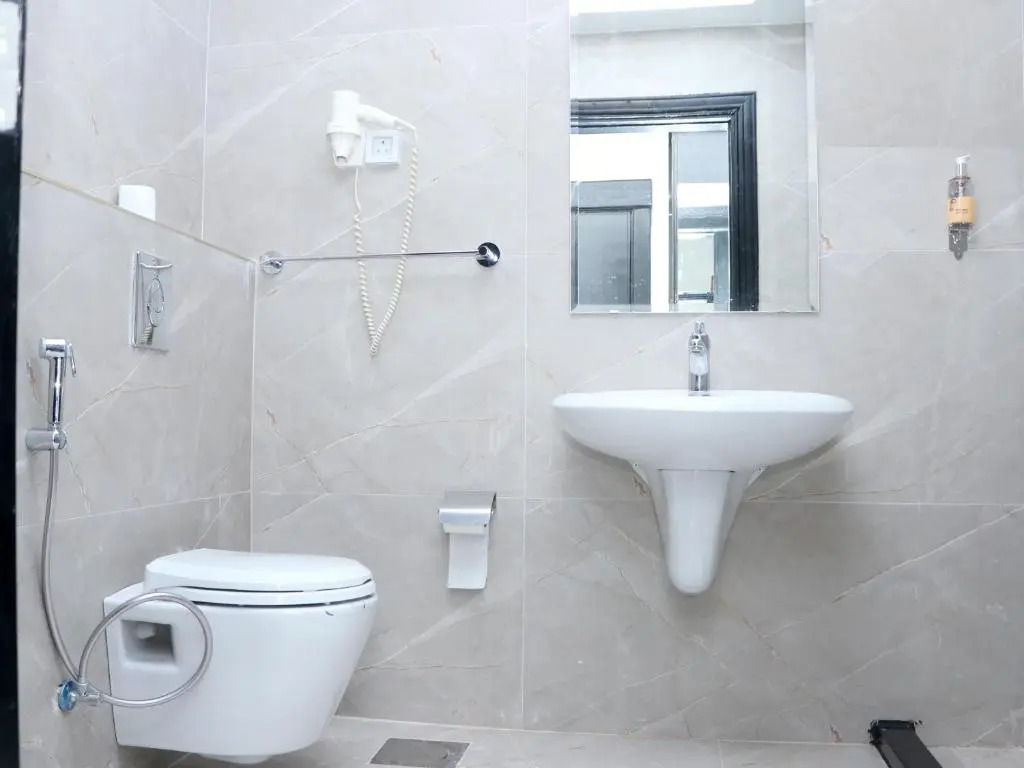 標準三人房，單人床