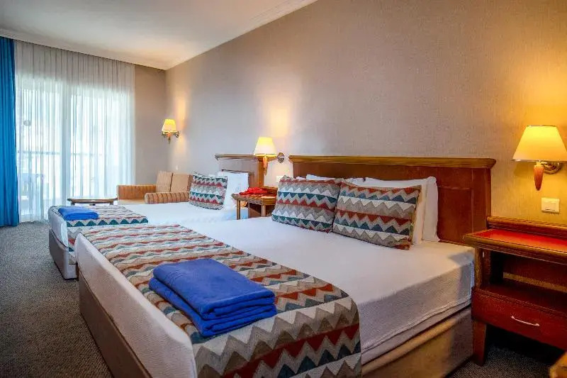 Двухместный номер Standard с видом на окрестности двуспальная кровать в Grand Kaptan Hotel - All Inclusive