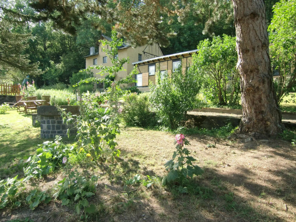 Idyllic studio apartment near Kaifenheim and near the forest