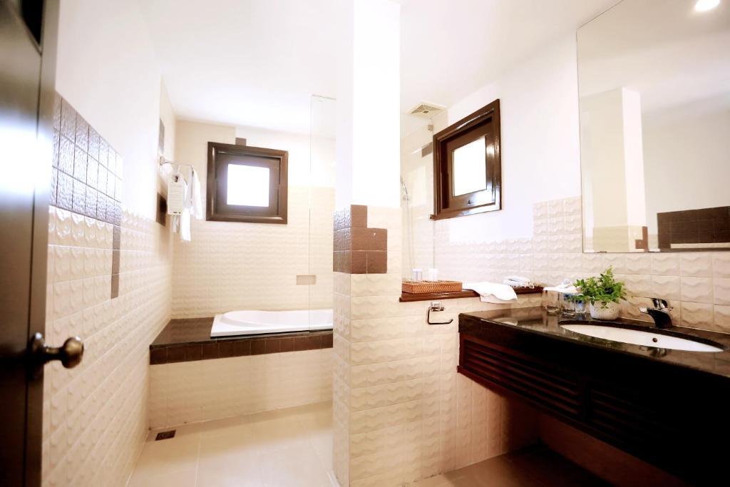 Sandy Beach Non Nuoc Resort Danang