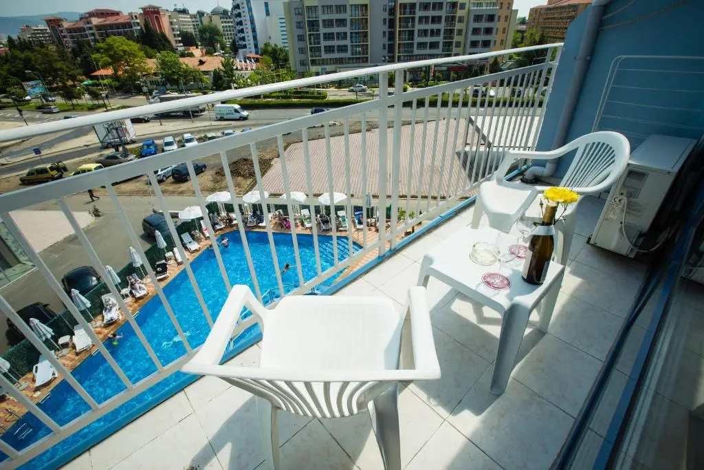 Standard Double room with balcony and with pool view (twin beds)