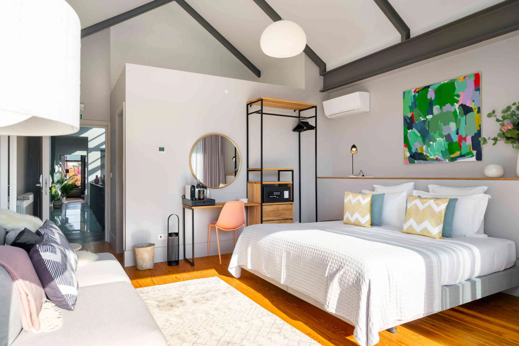 Suite with balcony