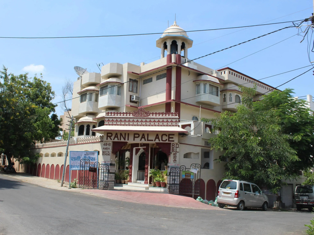 Goroomgo Rani Palace Udaipur