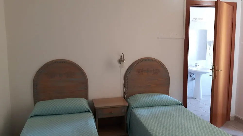 Double room (twin beds)