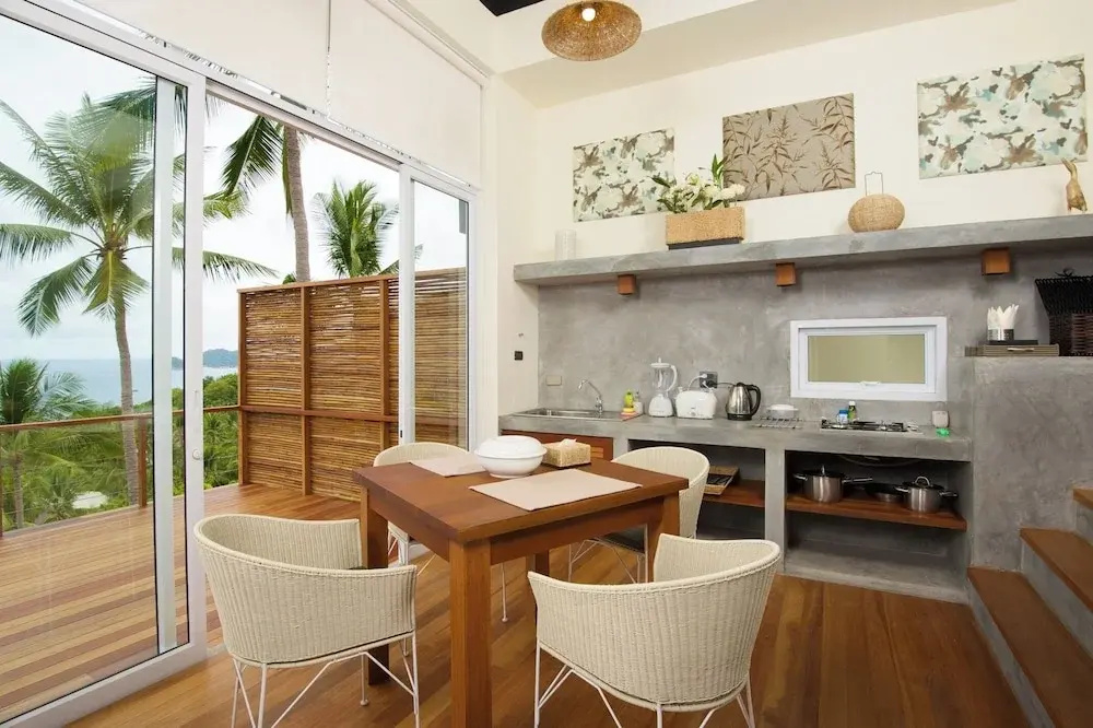 Overthemoon Luxury Pool Villas