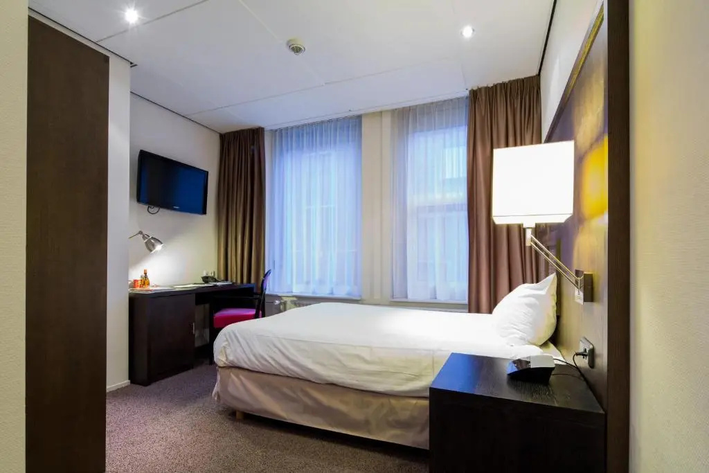 Post-Plaza Hotel & Grand Café - Chambres