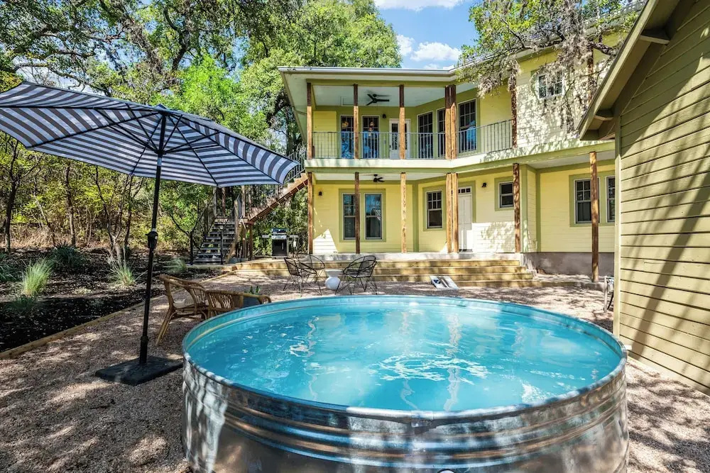 Urban Cowboy Villas - Heart of 704