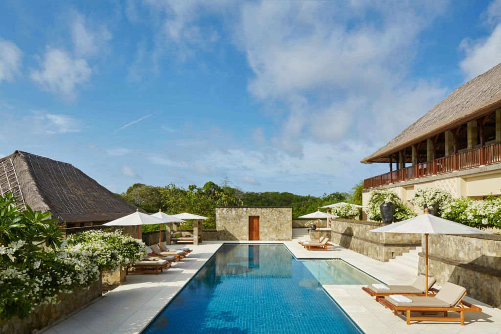 4 Bedrooms Villa