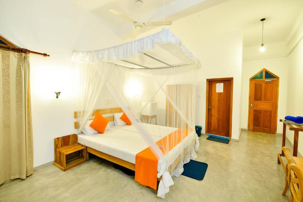 International Beach Hotel & Restaurant