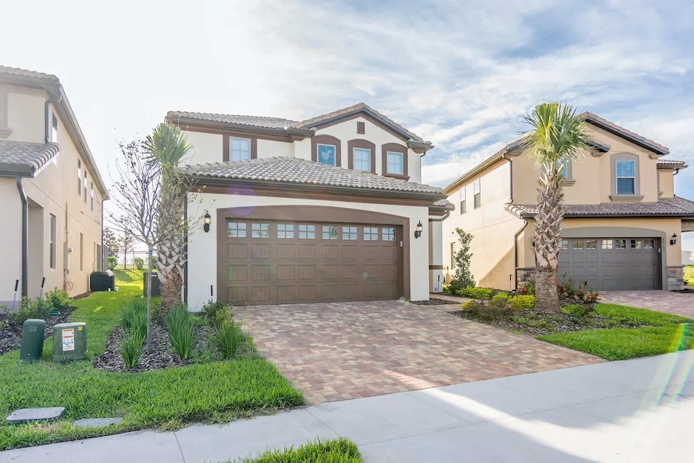 Luxurious Vacation Home at Westside 8973