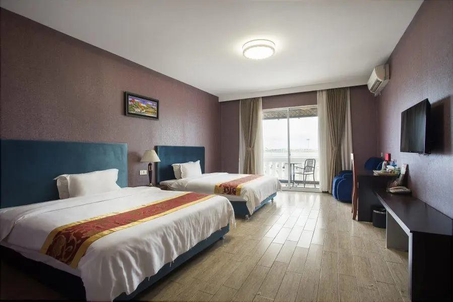 Deluxe Double room (full double bed)