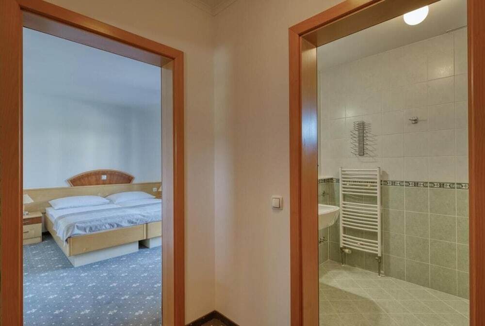 Garni Hotel Zvon by null