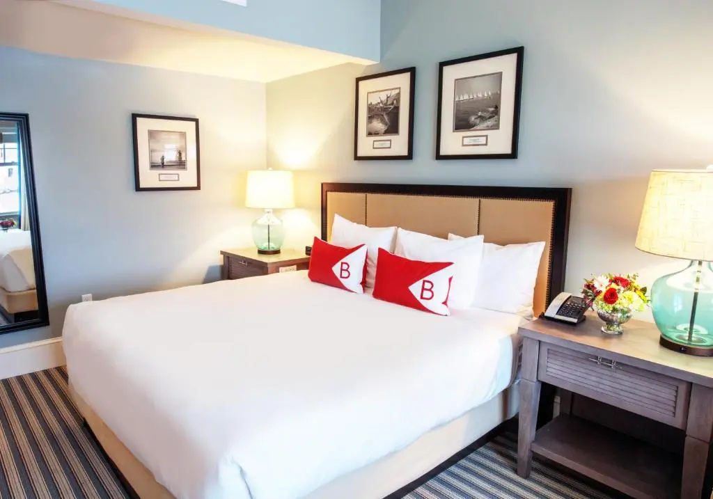 Standard Double room with city view (full double bed)