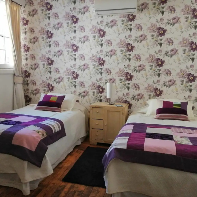 Standard Triple room with courtyard view