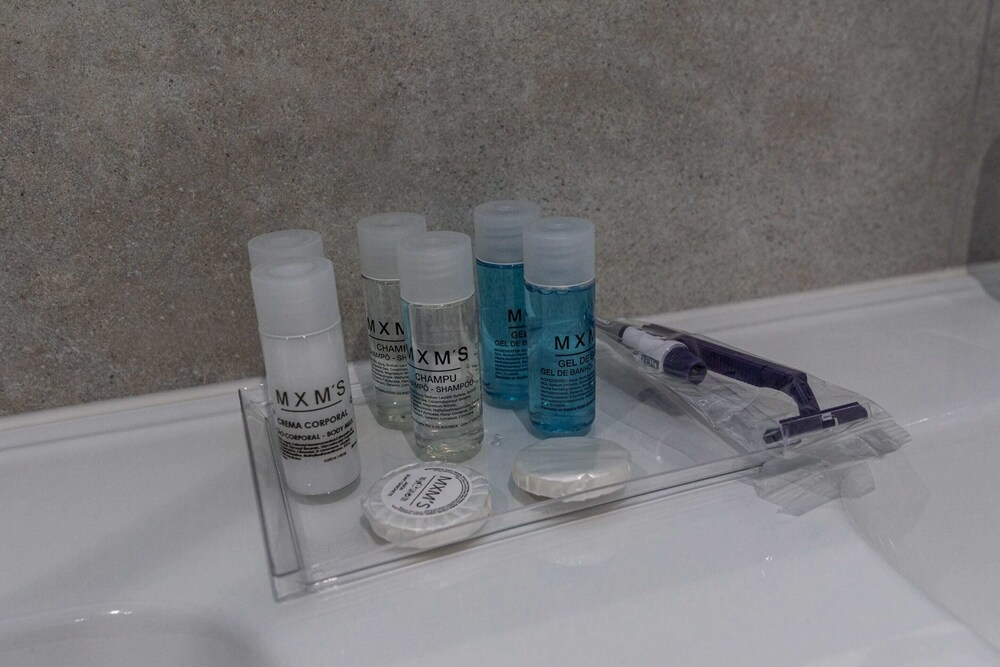 Top Studio With View-hosted by Sweetstay - фото 7