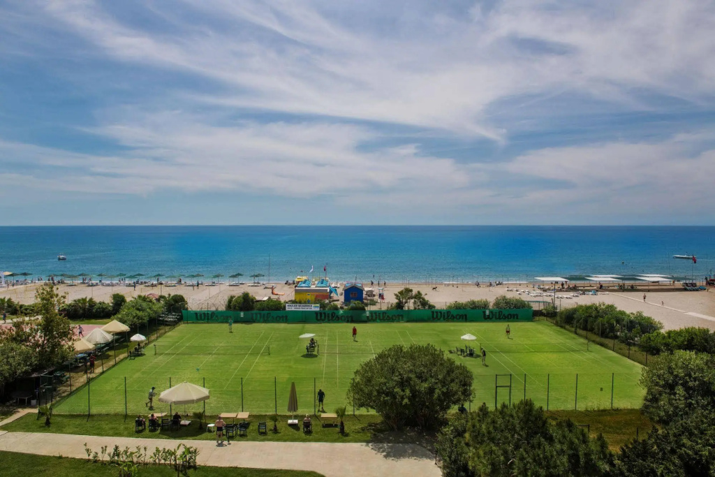 Beach & Waterfront