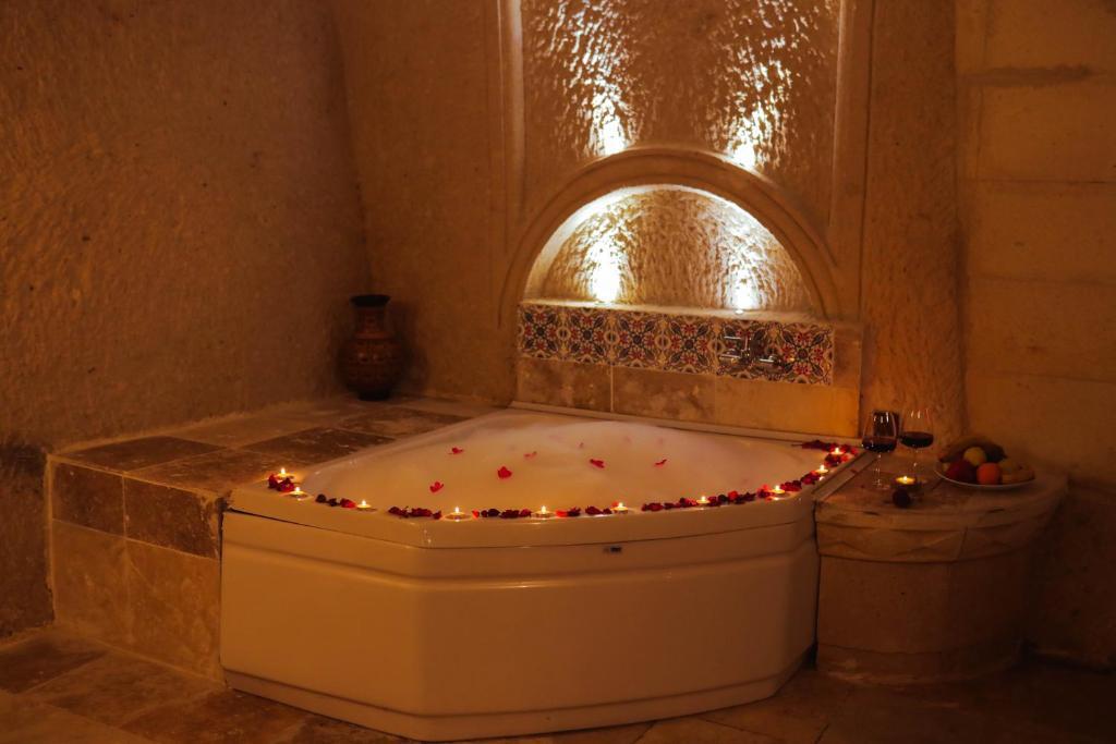 Двухместный люкс двуспальная кровать в Asteria Cave Hotel