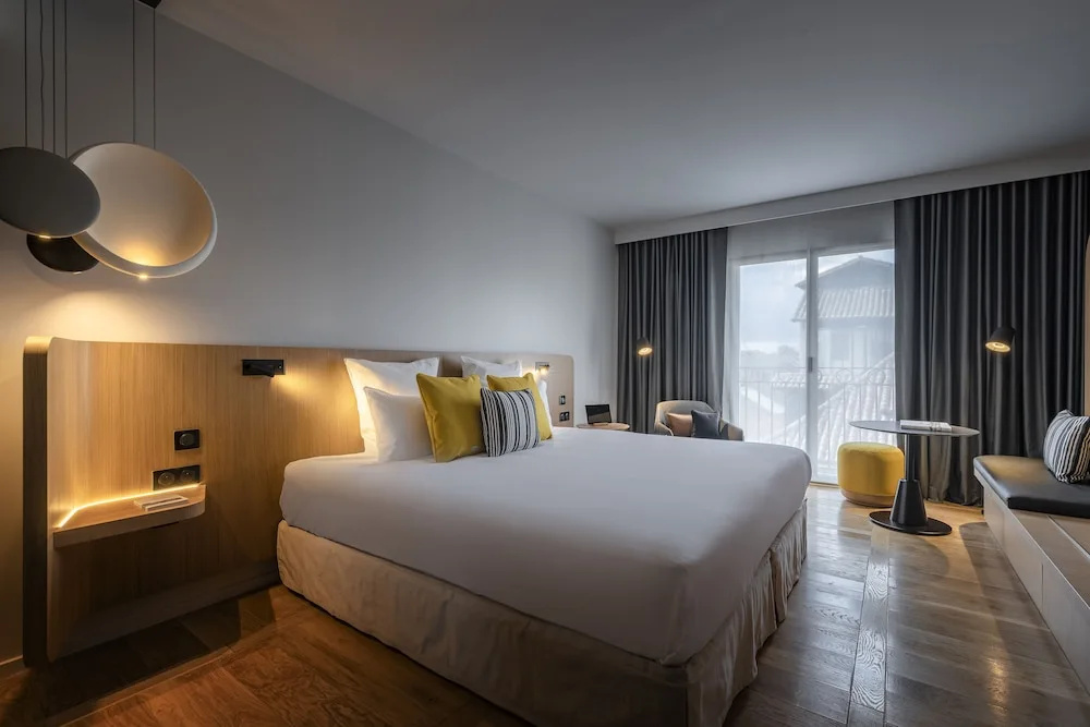 Superior room