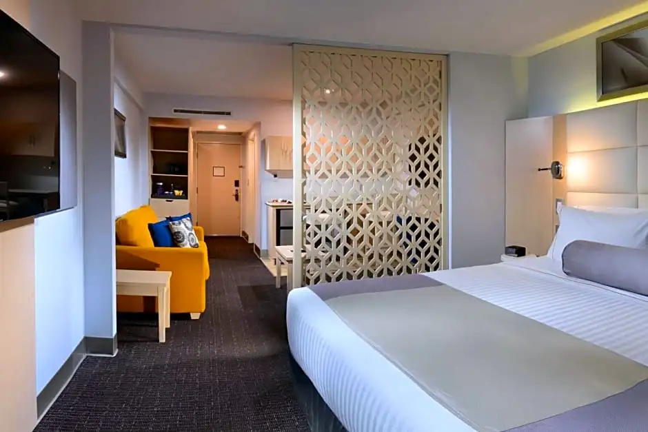 Double Junior Suite (full double bed)