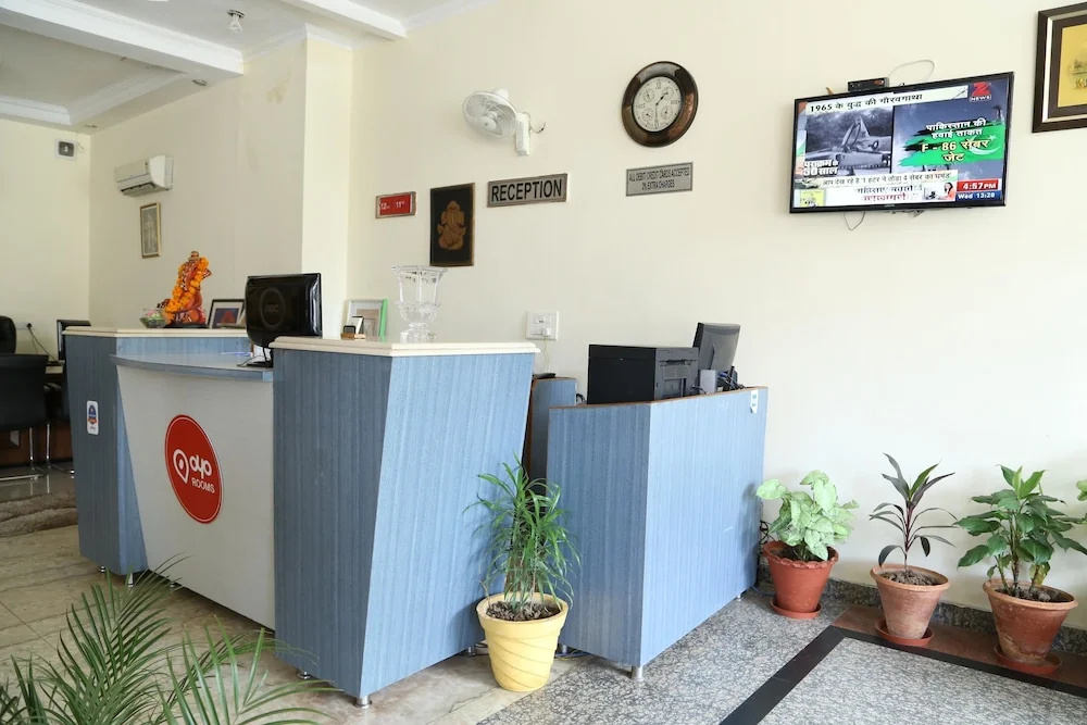 Lobby & Reception