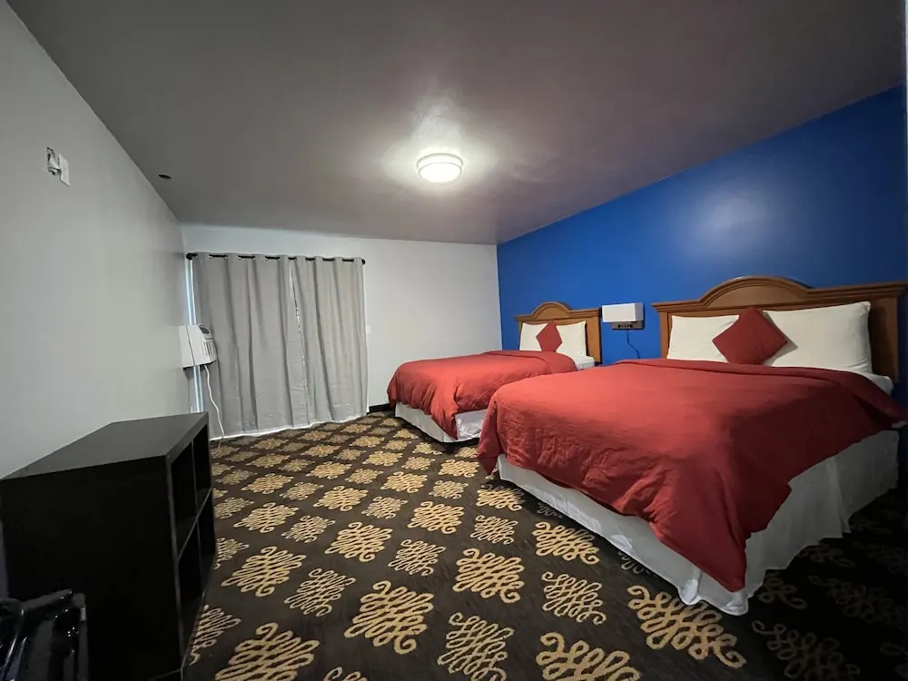 Midway Motel