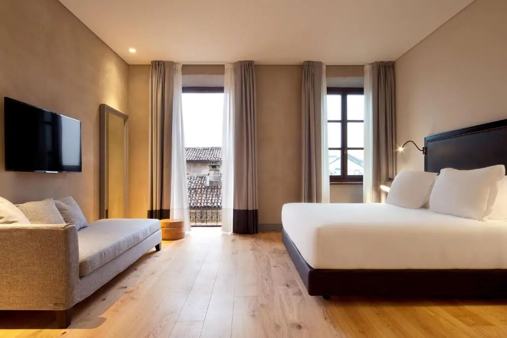 尊爵雙人房，視野客房，配有雙人床