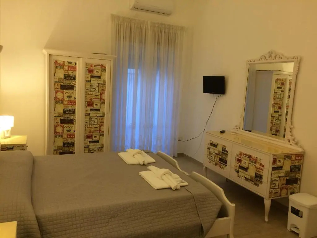 Standard Double room (full double bed)