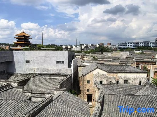 Tao Yang Alley · Imperial Kiln Lodge Collection · Half-Old Homestay