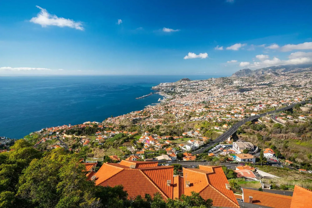 Atlantic Ocean view by HR Madeira