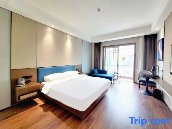 Standard Double room with balcony (full double bed)