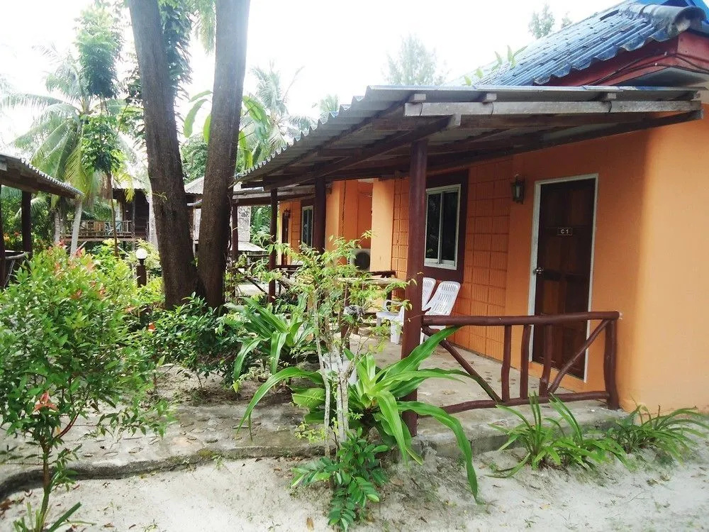 Raya Lanta Resort