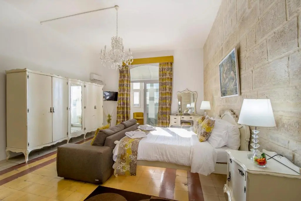 Standard Double room with view (full double bed)