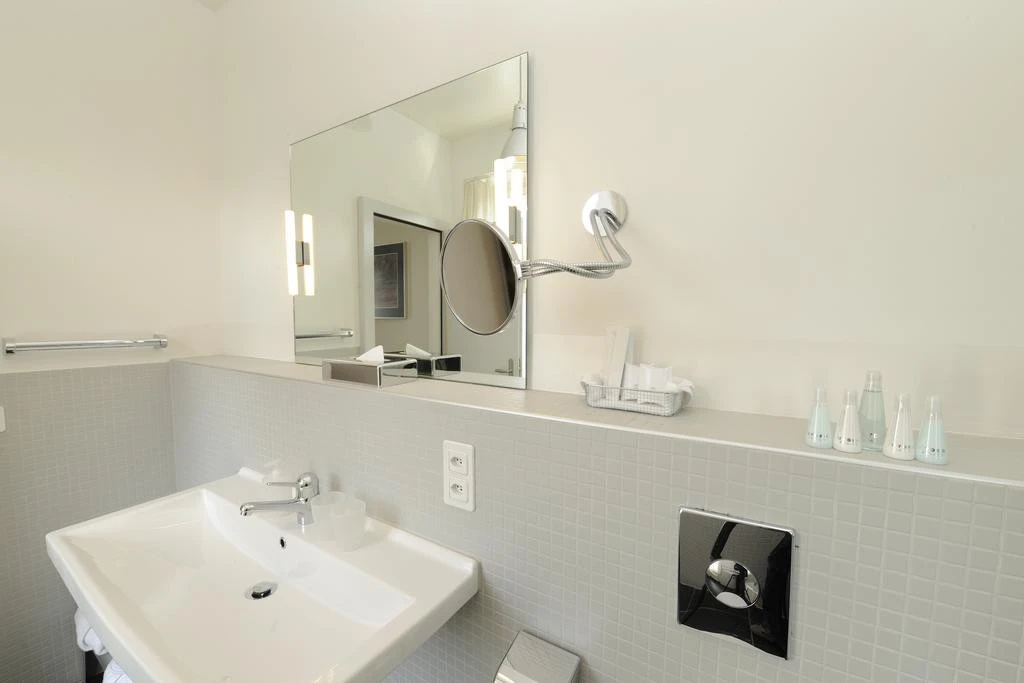 Alma Hotel - Boutique hideaway by the lake with rooftop and ladies-only wellness - Général