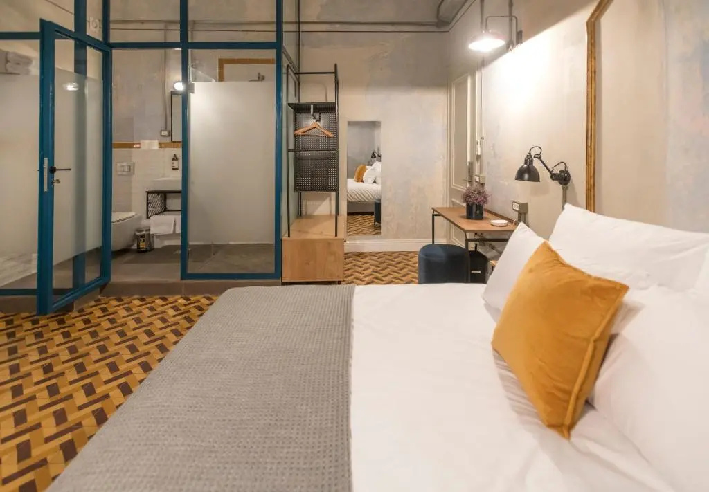 Deluxe Double room with balcony (full double bed)