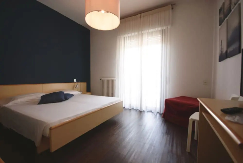 Standard Double room with balcony and with lake view (full double bed)
