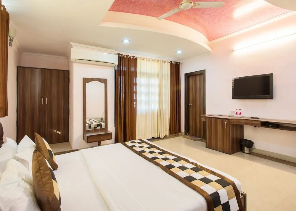 OYO 648 Hotel Royal Ecstasy - Général