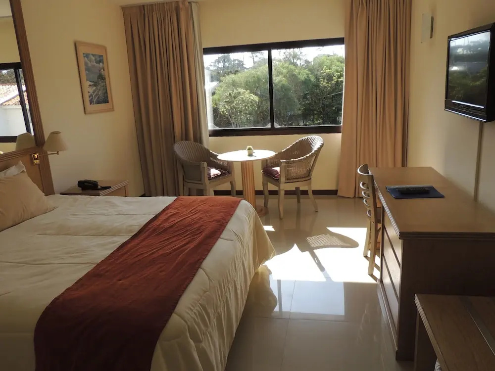 Double Suite (full double bed)