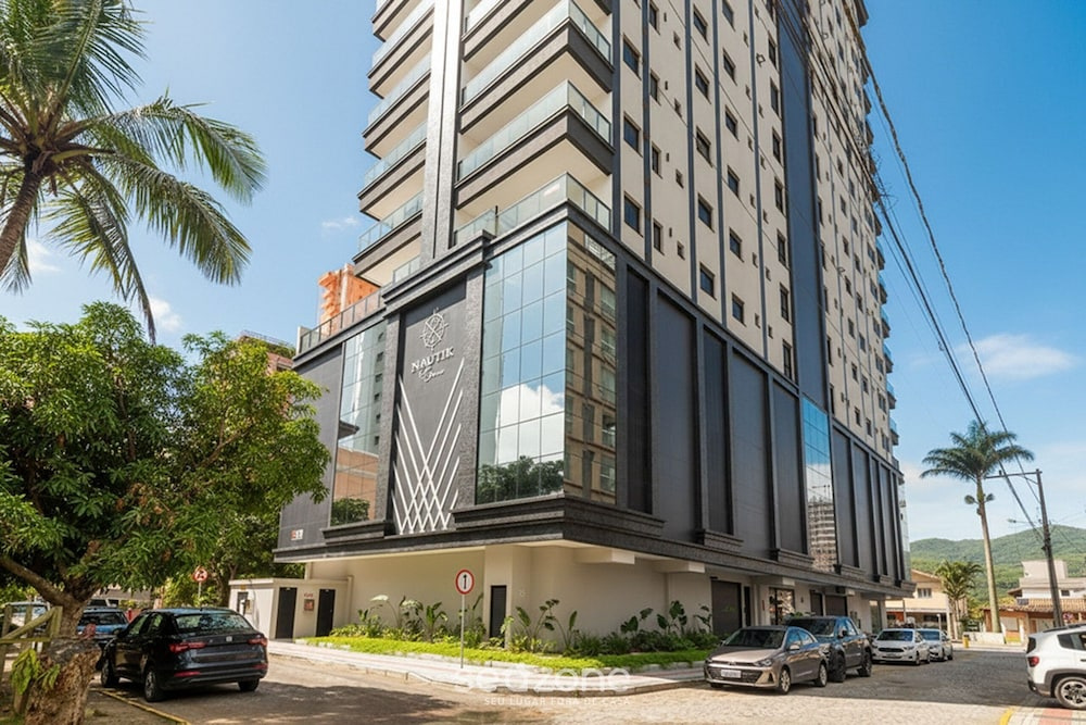 Apts 220 Meters fr/ Pereque Beach Near Downtown- Arfs