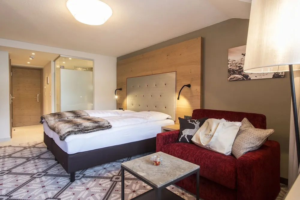Comfort Double room with balcony and with mountain view (full double bed)