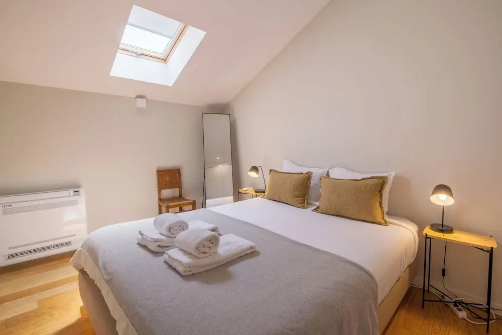 2 Bedrooms Apartment