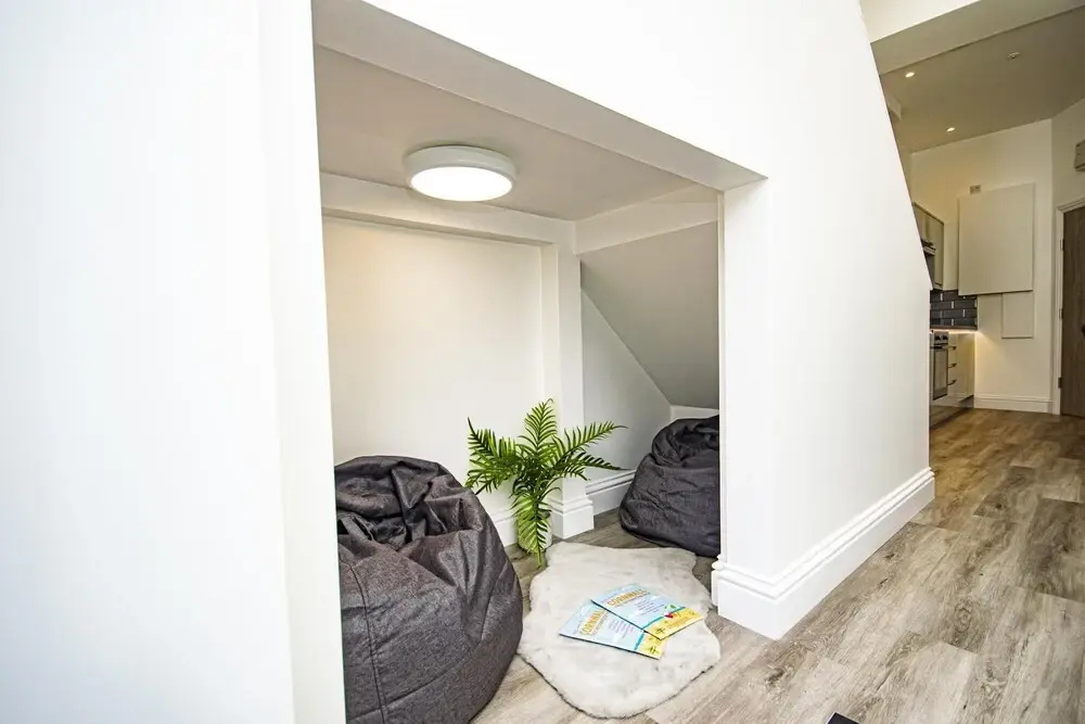 Daniel Chambers Lovely Self-catering Apartment Located Within a Beautifully Renovated Building