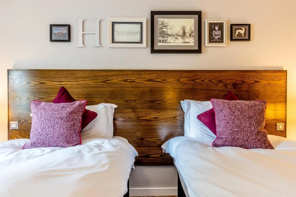 Greyhound Hotel - Chambres