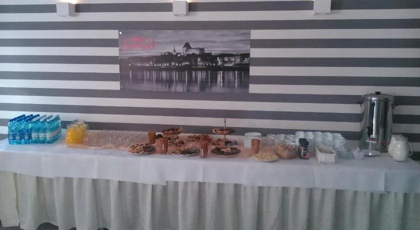 Food & Beverage
