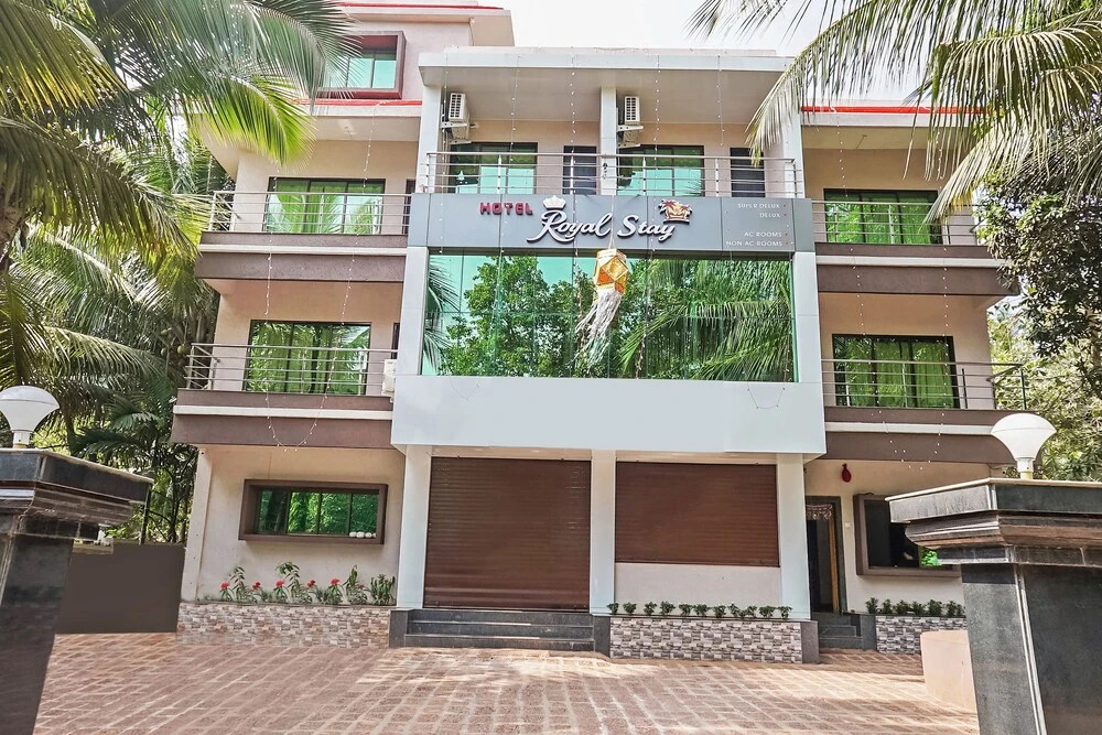 OYO 24932 Hotel Royal Stay
