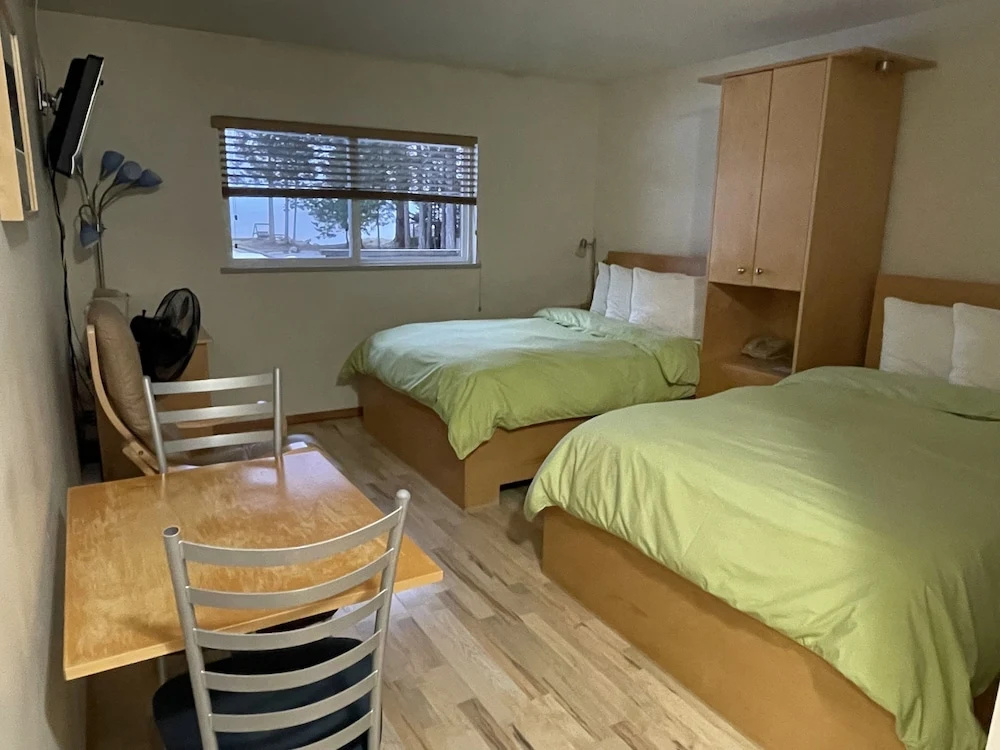 Standard Quadruple room with balcony and with ocean view
