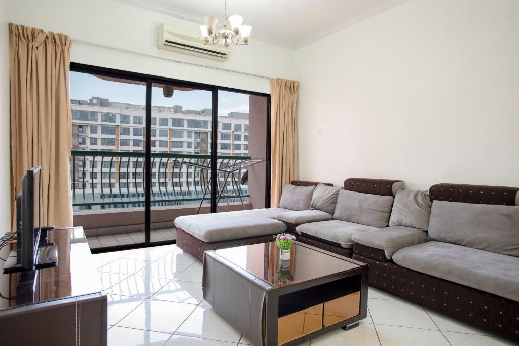 Marina Vacation Condos @ Marina Court Resort Condominium