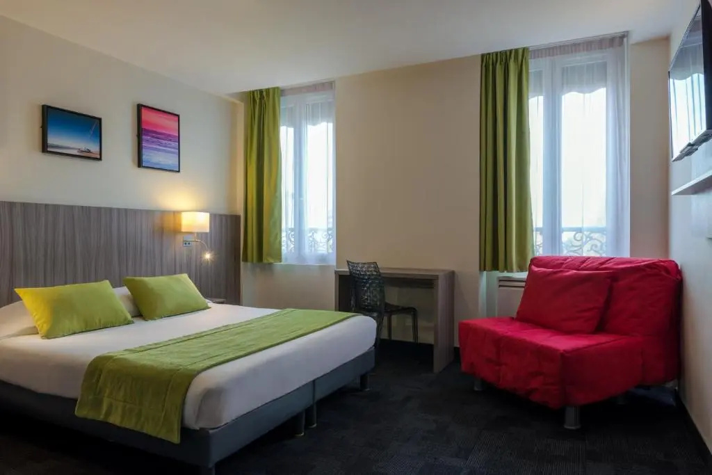 Standard Triple room