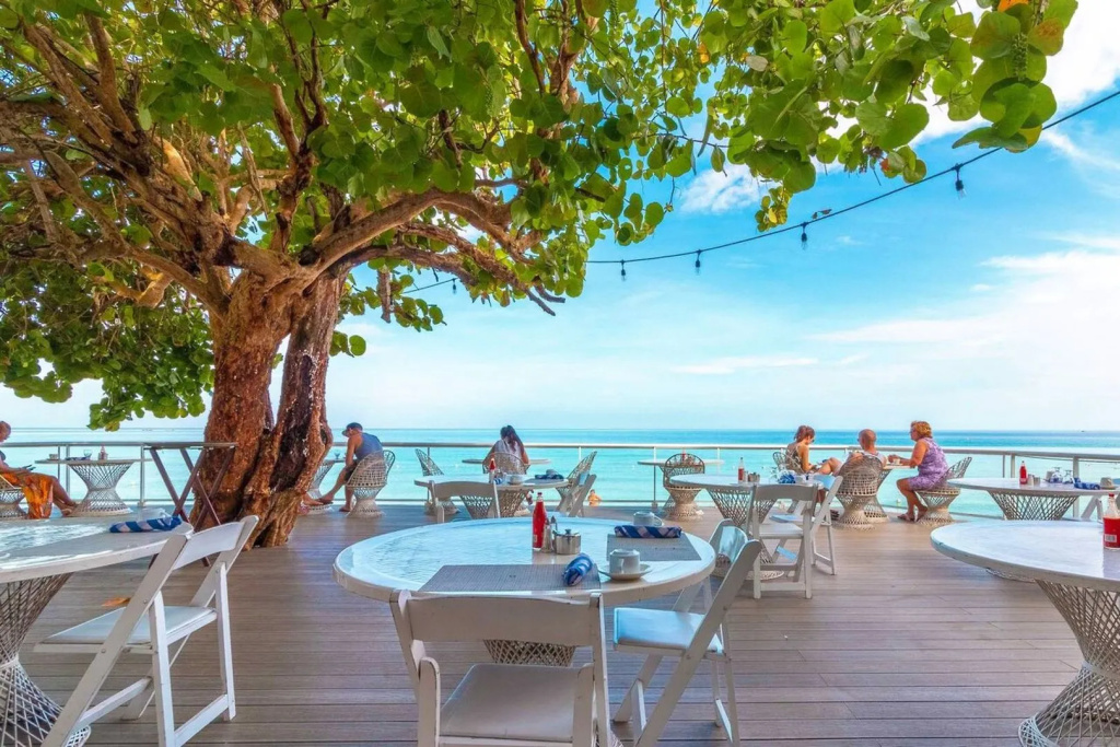 Beach & Waterfront