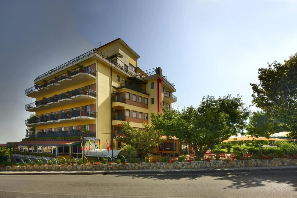 Hotel photo 12