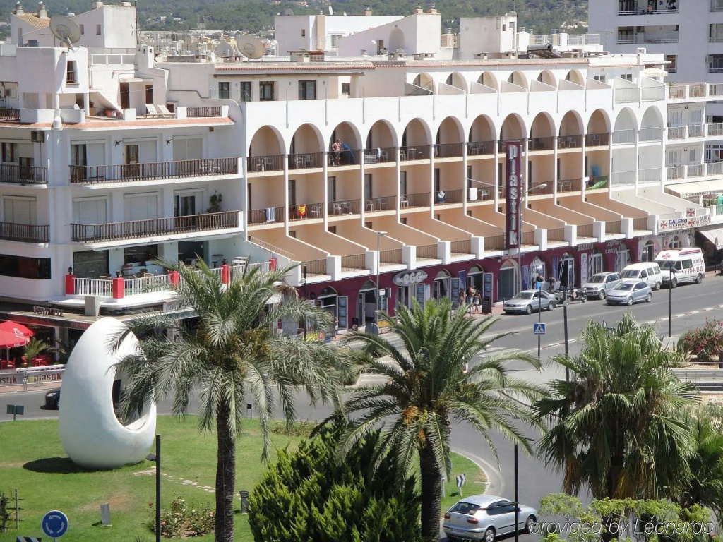 The White Apartments (Adults Only)